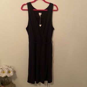 A New Day Black V-Neck Sleeveless Wrap Dress with String Belt [Size L]